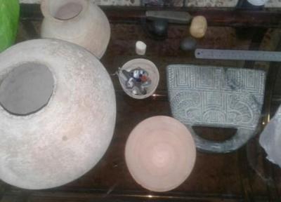اهدای اشیای تاریخی کشف شده در شهرستان دلگان به میراث فرهنگی