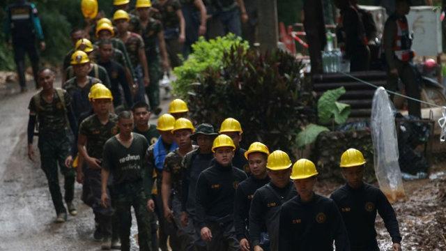 غواص تایلندی در عملیات نجات نوجوانان محبوس در غار جان باخت