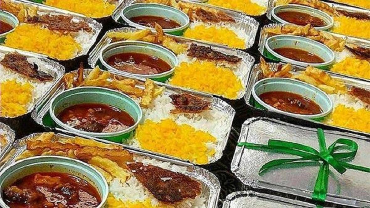 35000 پرس غذای متبرک در روستا های کم برخوردار خراسان رضوی توزیع 35000 پرس غذای متبرک در روستا های کم برخوردار خراسان رضوی توزیع شد