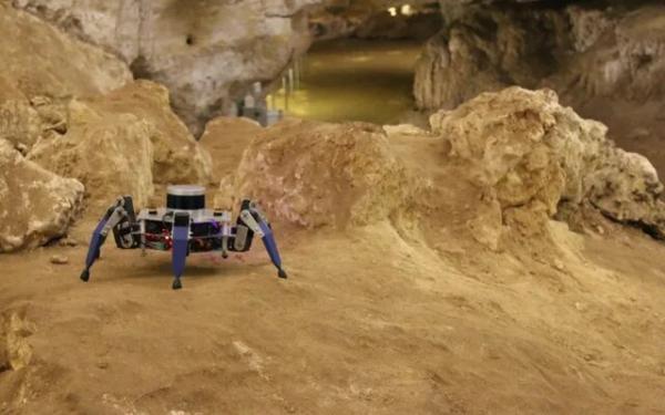 کاوش غارهای باستانی با روبات عنکبوتی