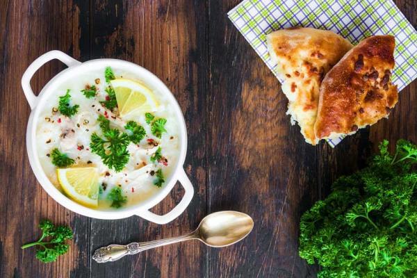 تور ارزان یونان: طرز تهیه آوگولمونو؛ سوپ خامه ای یونانی با طعم لیمو