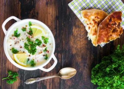 تور ارزان یونان: طرز تهیه آوگولمونو؛ سوپ خامه ای یونانی با طعم لیمو