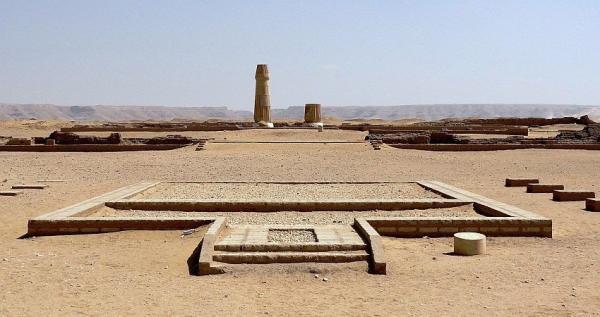کشف زیورآلات طلا در گورستان عمارنه مصر