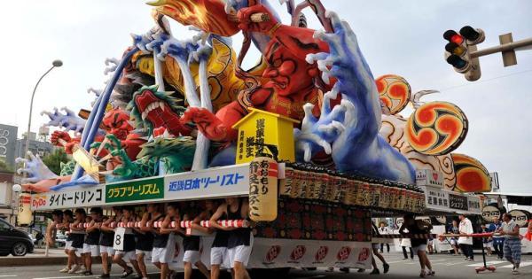 نمایش عظیم فانوس های کاغذی در ژاپن ، نبوتا ماتسوری (Nebuta Matsuri) نمایش بزرگ فانوس های کاغذی در ژاپن ، نبوتا ماتسوری (Nebuta Matsuri) در آئوموری